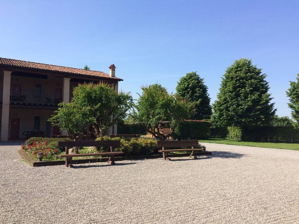 Agriturismo Cà Del Lupo Pallazzolo sullʼOglio Exterior foto